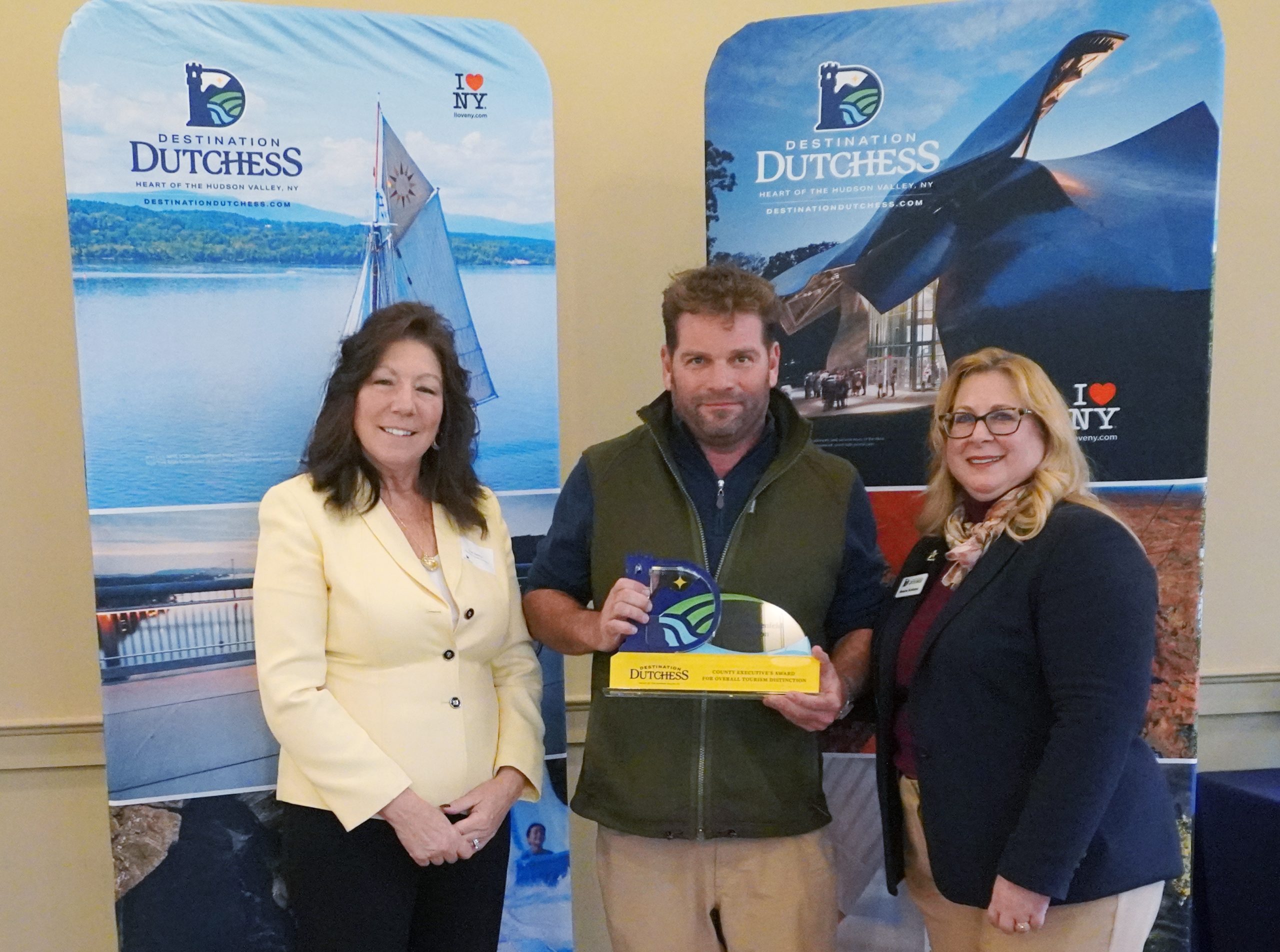 Destination Dutchess award presented to Battenfeld farm